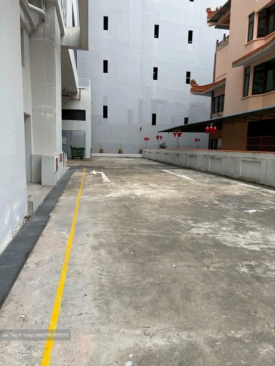 Alexandra Road (D3), Retail #544433041